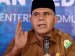 Plt Kepala Dinas Pendidikan Aceh Murthalamuddin mengatakan Aceh menjadi salah satu provinsi yang mendapat perhatian dari Kementerian Pendidikan Dasar dan Menengah (Kemendikdasmen) untuk perbaikan sarana dan prasarana yang rusak akibat bencana alam. “Alhamdulillah Aceh menjadi salah satu provinsi yang menjadi fokus dari program revitalisasi tahun 2026,” kata Murthalamuddin yang juga Juru bicara Pos Komando (Posko) Penanganan Darurat Bencana Hidrometeorologi di Banda Aceh, Selasa. Ia menjelaskan untuk jumlah bantuan yang akan didistribusikan ke Aceh masih menunggu petunjuk dari kementerian. “Sesuai dengan rapat yang kami ikuti bersama seluruh kepala dinas pendidikan kabupaten/kota, Aceh menjadi prioritas,” katanya. Ia mengatakan Menteri Pendidikan Dasar dan Menengah(Mendikdasmen) Abdul Muti memastikan pemerintah telah menyiapkan bantuan untuk perbaikan sarana pendidikan di Aceh, Sumatera Utara dan Sumatera Barat. Data sementara yang dirilis Pos Komando (Posko) Penanganan Darurat Bencana Hidrometeorologi pada Senin (1/12) pukul 14.50 WIB fasilitas sekolah yang rusak akibat banjir dan longsor sebanyak 161 unit.